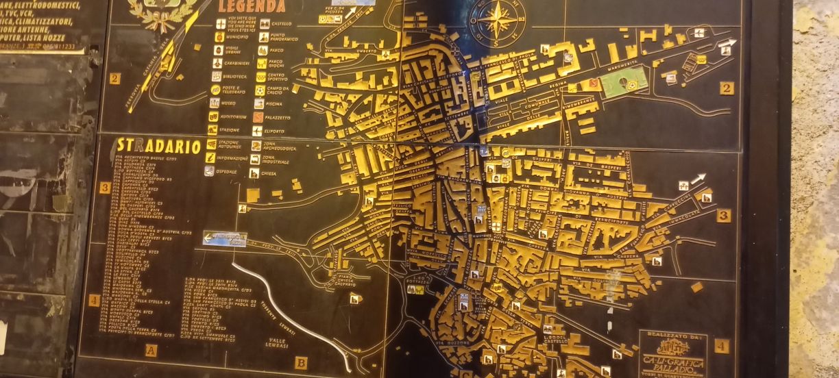 Stradario e pianta della città